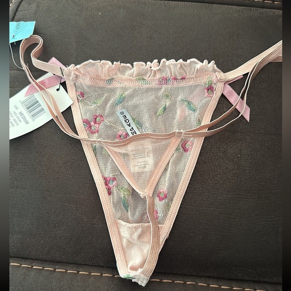 Vintage Ruffled nylon stretchy floral embroidered Thong G-String Panties Panty - Picture 3 of 5